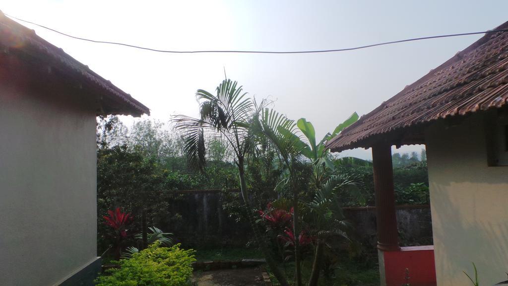 Golf View Cottages Madikeri Exterior photo